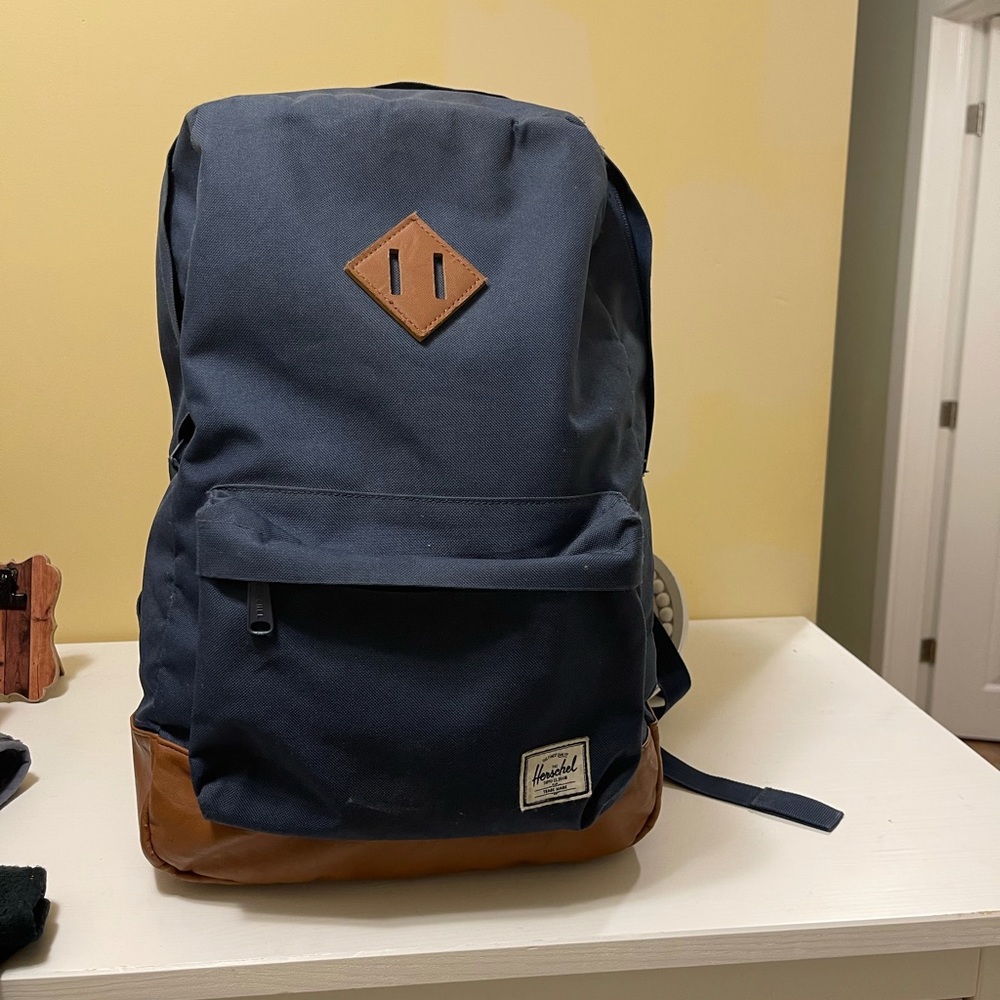 Herschel Full Size Backpack Like New